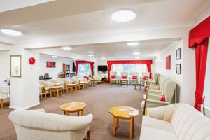 RESIDENTS LOUNGE- click for photo gallery